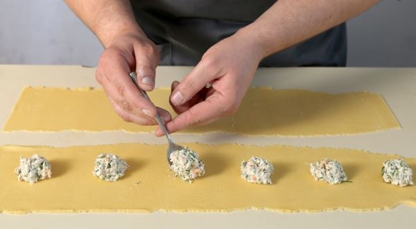 Равиоли с чиром и креветками